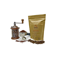 Carica l'immagine nel visualizzatore di Gallery, caffè specialty santos espresso con chicchi e macinino e portafiltro caffè crème